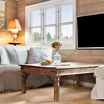 2 Bedroom Lovely In