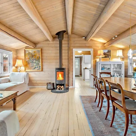 2 Bedroom Lovely In