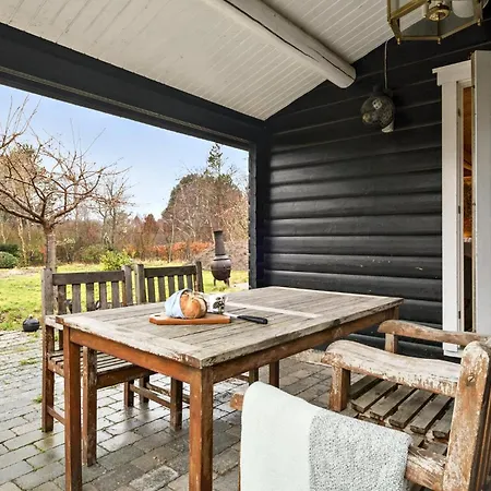 2 Bedroom Lovely In