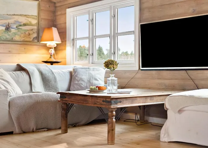 2 Bedroom Lovely In