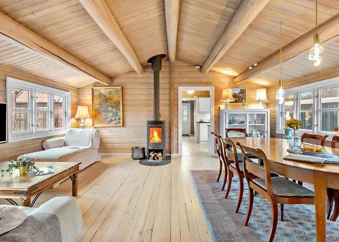2 Bedroom Lovely In